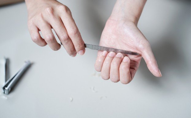 How to File Your Nails Without Causing Splits - Small Changes That Protect Your Tips