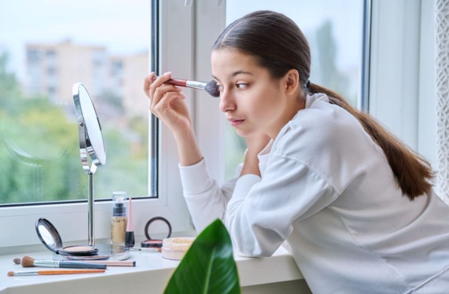 Makeup for Long Work Shifts Without Touch-Ups The Clock-Out-Proof Routine