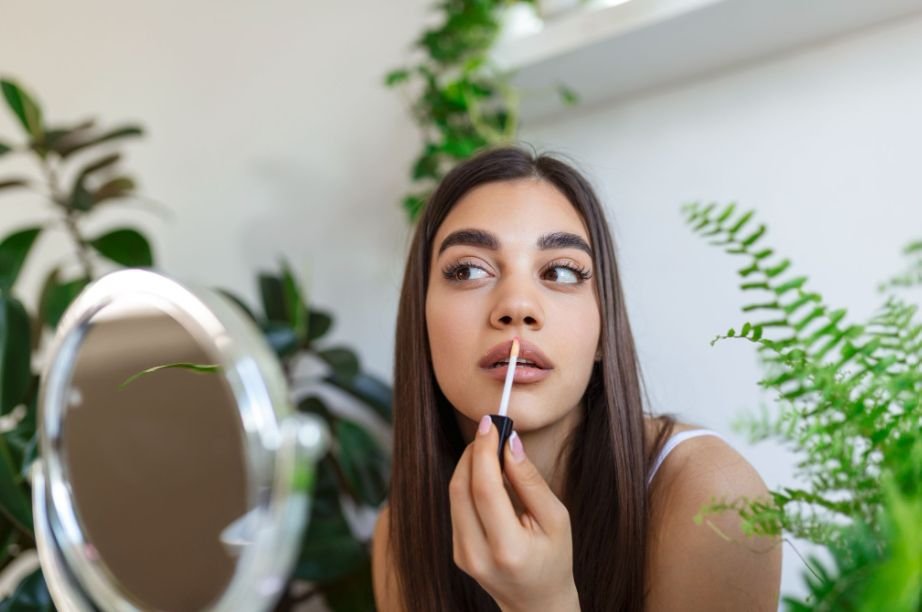 The Sweat-Proof Fix How to Keep Concealer on a Sweaty Upper Lip