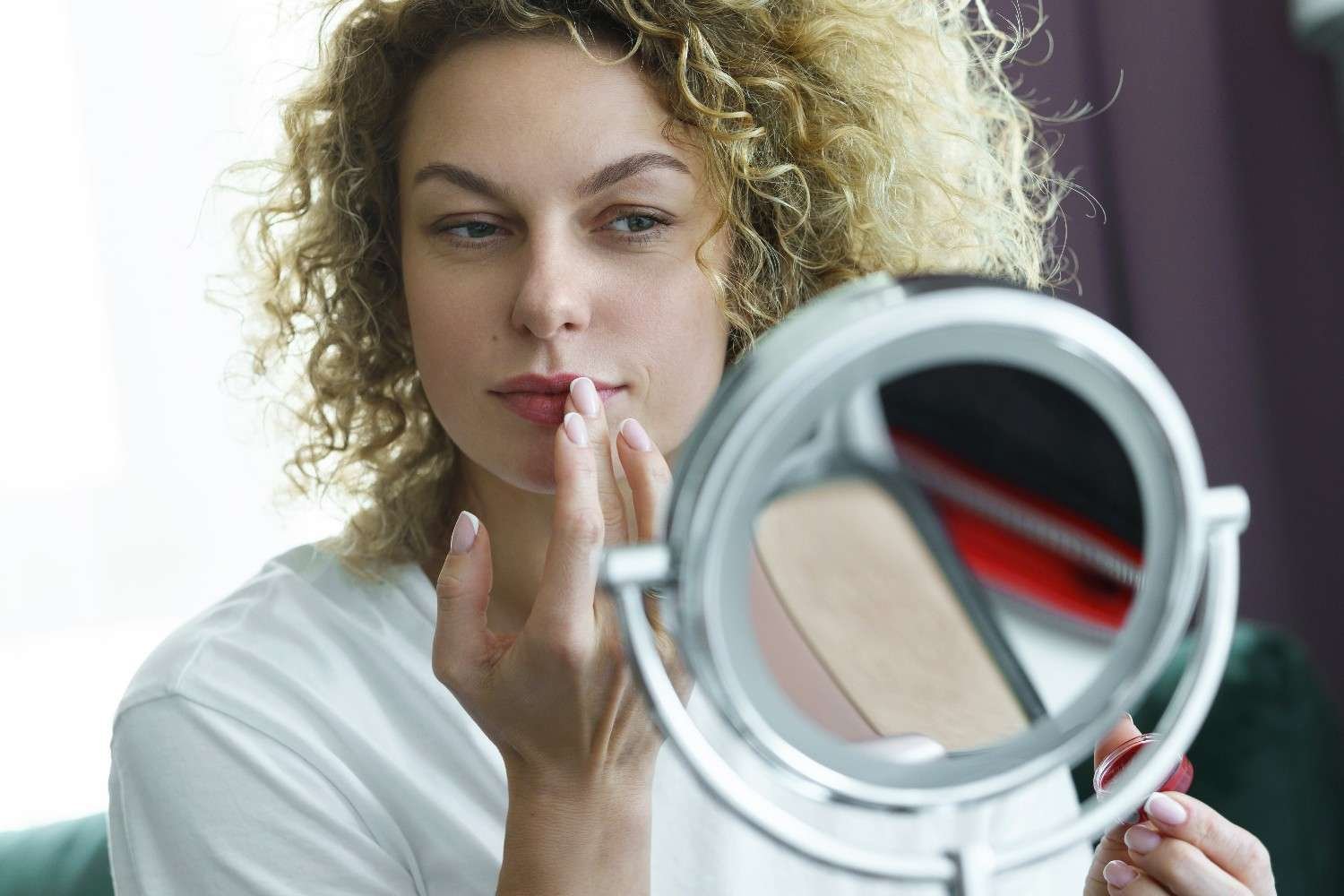 How Do I Choose Foundation and Concealer for Reactive Skin