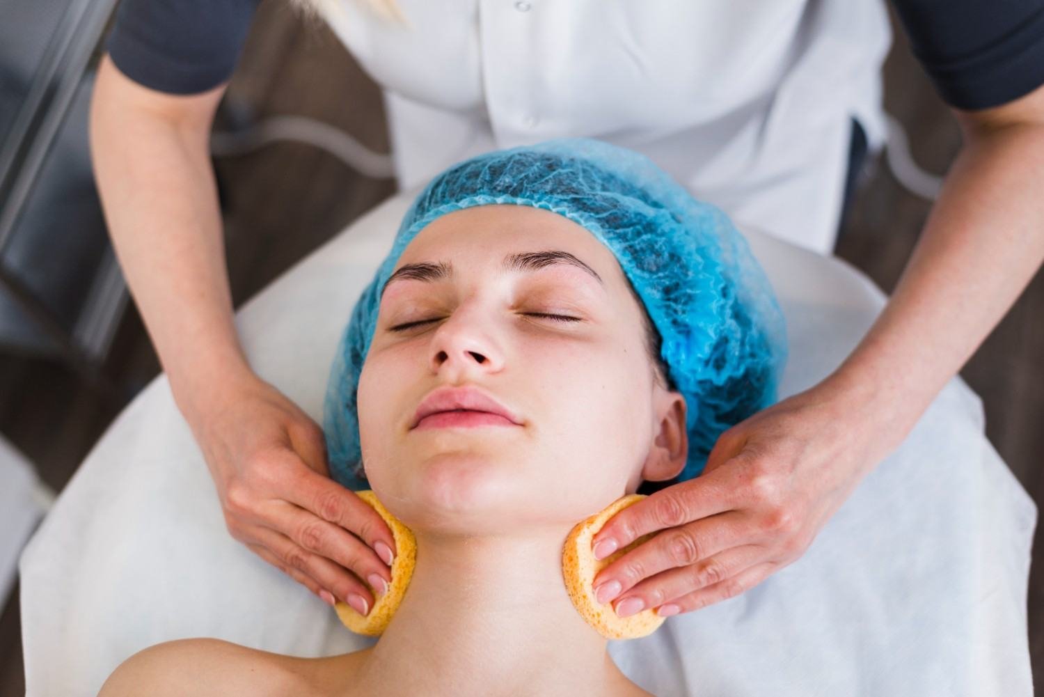 Which Spa Facials Are Best for Sensitive, Dehydrated Skin
