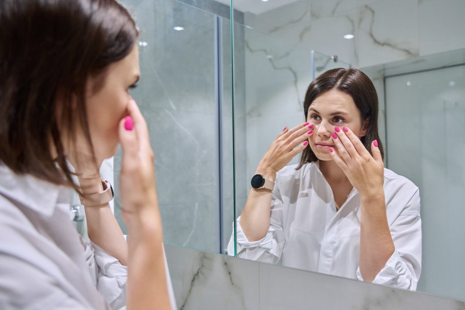 Should I Use Primer on Enlarged Pores and Acne Scars